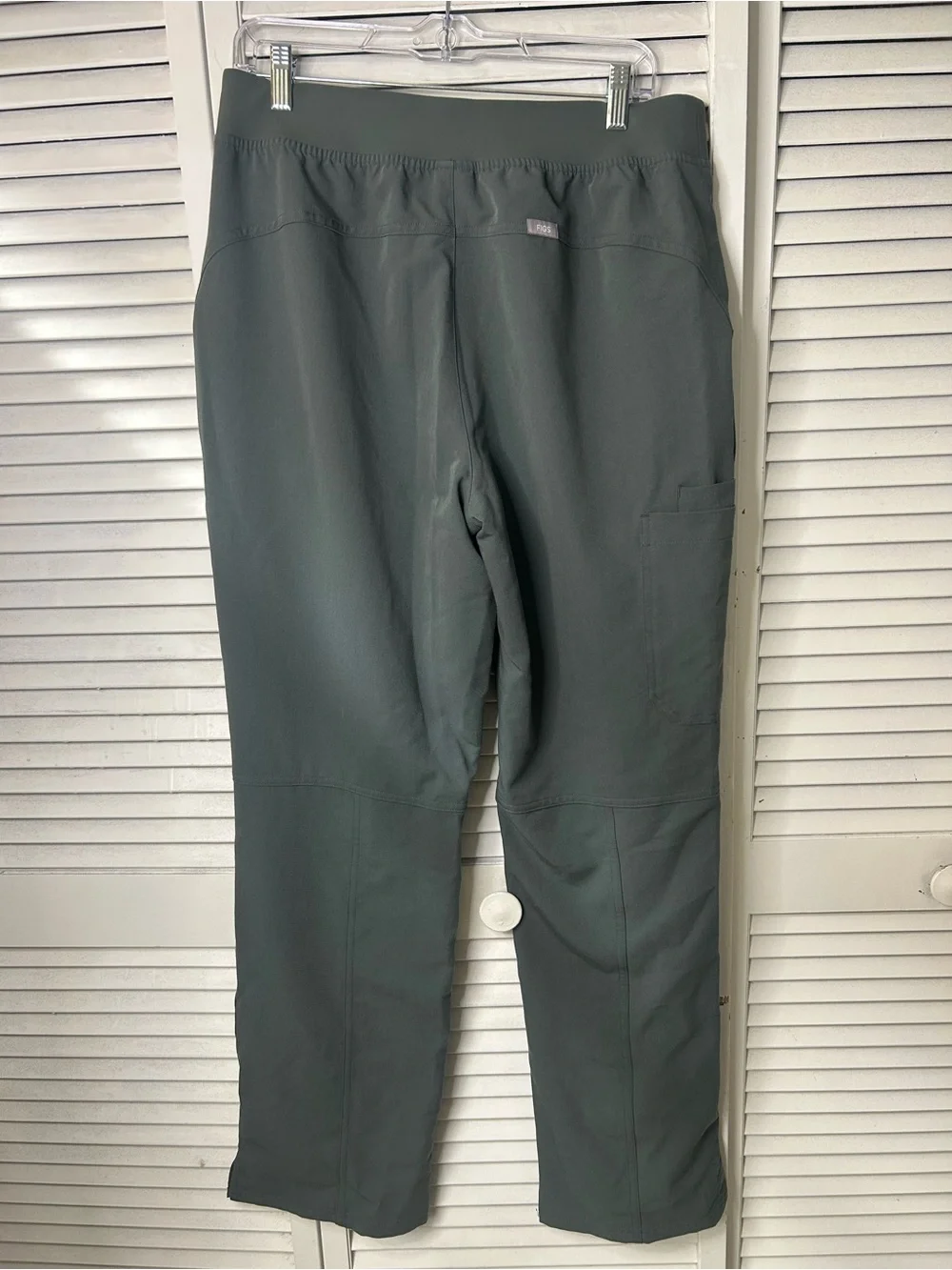 FIGS Women’s Green Drawstring Scrub Pants Size L/T